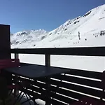 2 Etoiles Skis Aux Pieds - Vue Sur Pistes - Fr-1-181-2581