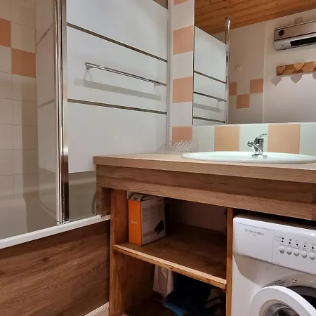 2 Etoiles Skis Aux Pieds - Vue Sur Pistes - Fr-1-181-2581